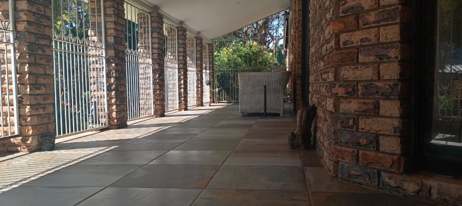 3 Bedroom Property for Sale in Safari Gardens North West